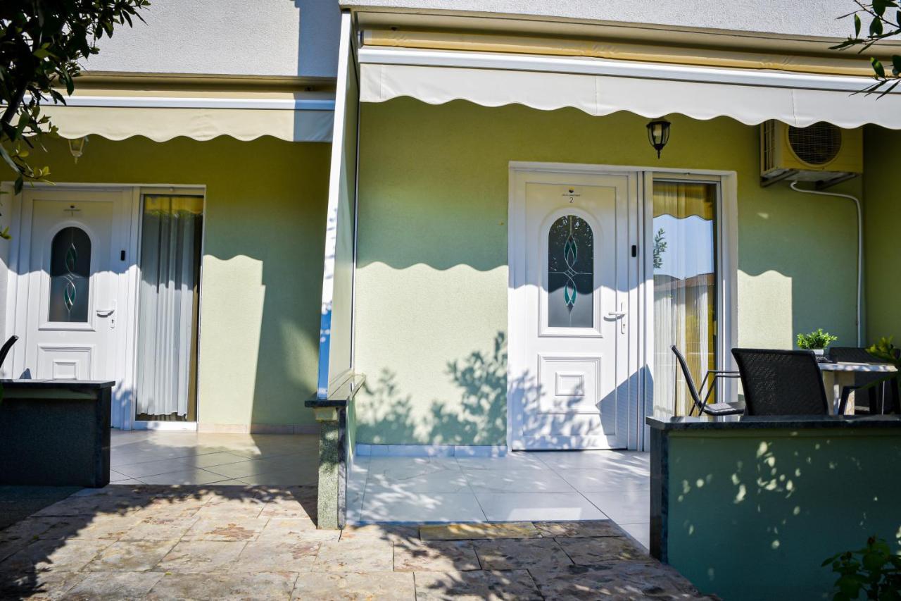 Locus Apartments Petrcane Exterior photo